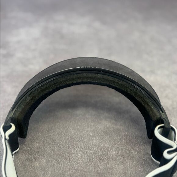 Dior J’Adior Club1 Black and White Visor - Picture 8 of 12